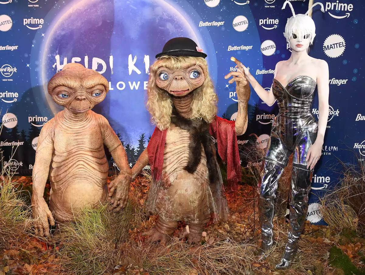 Klum and her family transformed into E.T. in 2024