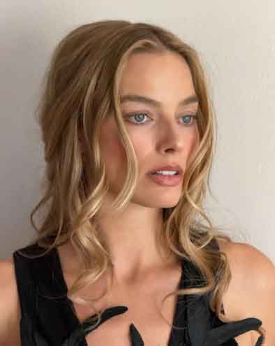 Margot Robbie nods to Victoria Beckham as she promotes Wuthering Heights